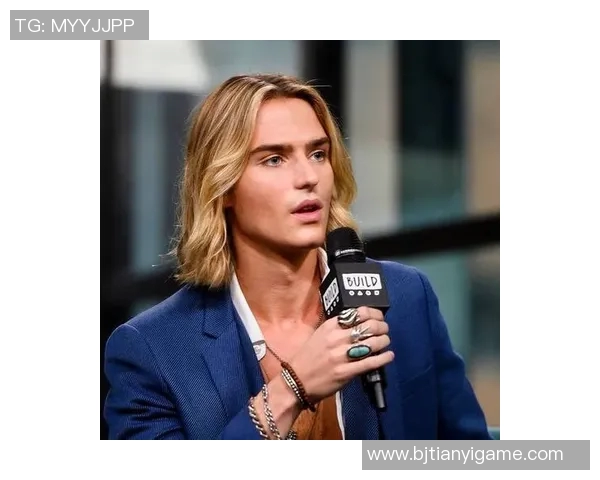 足球明星华丽礼服高清图集展现魅力与风采的完美瞬间 足球明星华丽礼服高清图集展现魅力与风采的完美瞬间