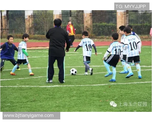 足球明星收纳图片大全集展示各大球星风采与风格的完美结合