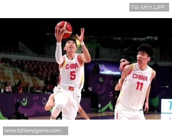 中国男篮与土耳其男篮激战正酣谁能在国际赛场上笑到最后