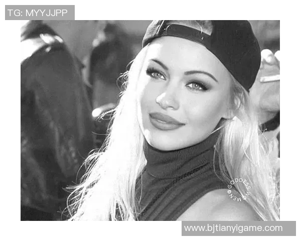 帕梅拉与足球明星之间的情感纠葛与职业生涯的交织探讨